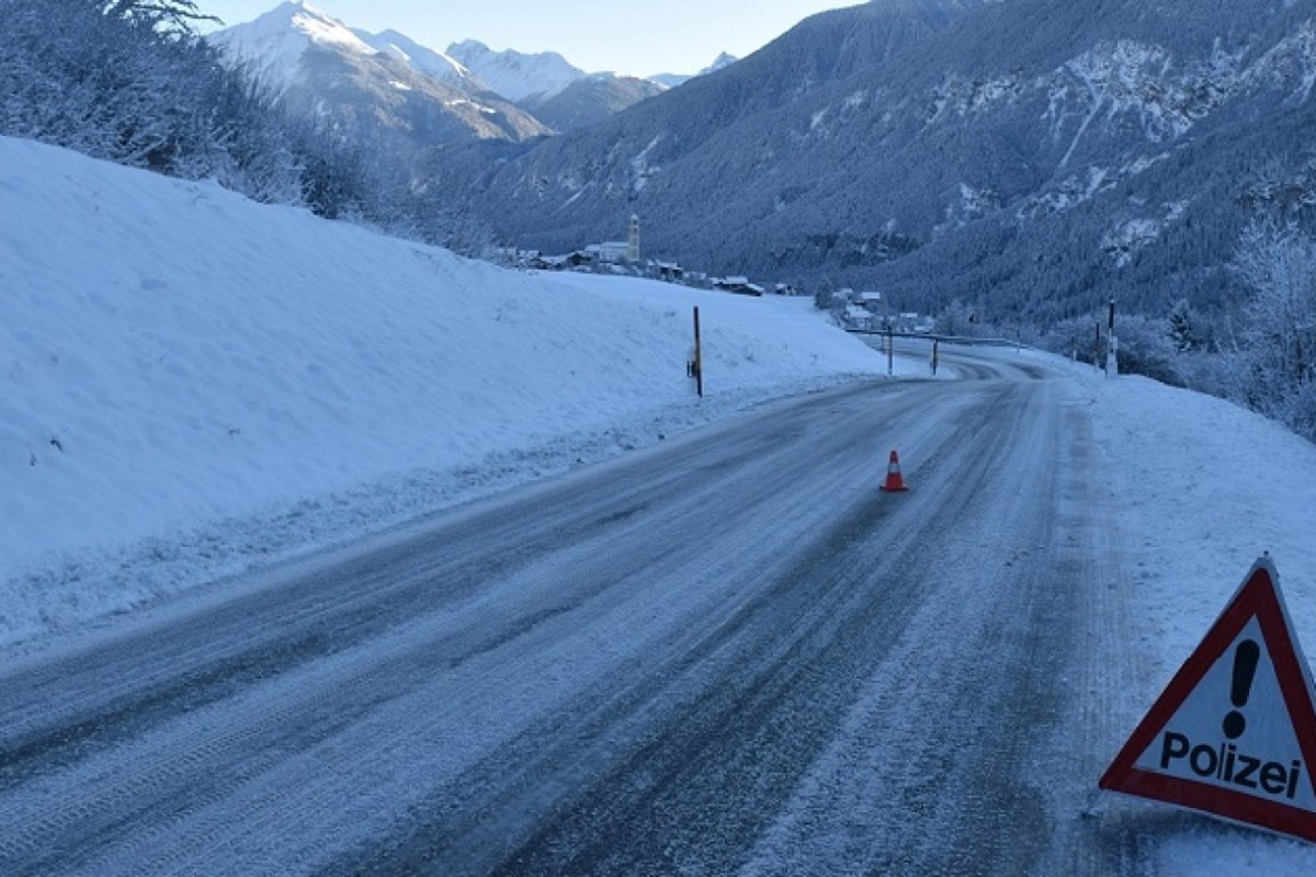 Graubünden: Autofahrer nimmt totgefahrenes Reh mit