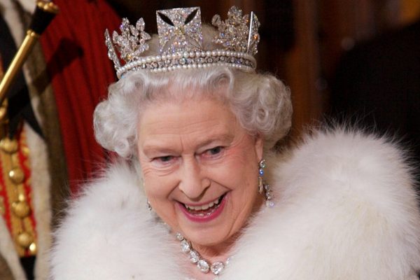 England: Die Queen wird pelzfrei
