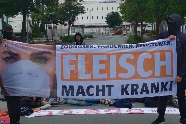 Schlachtfabrik: Tönnies besetzt