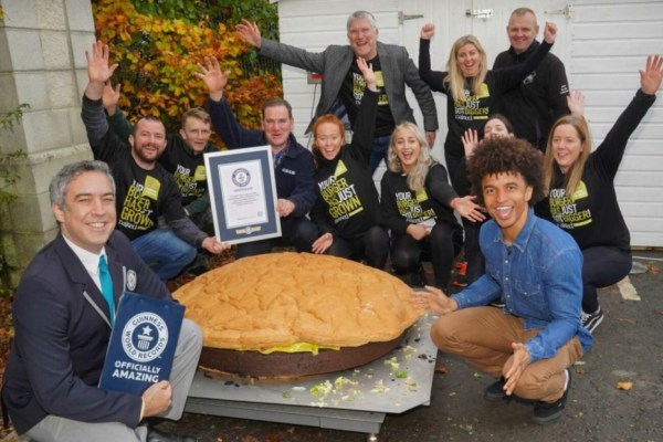 Un burger vegan de 162 kg entre dans le livre Guinness des records