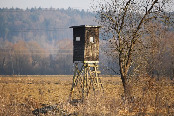 Un chasseur de loisir retrouvé mort d'une balle dans la tête sur un mirador