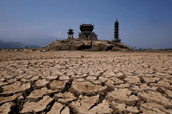 China's droogte: schokkende beelden van verwoesting