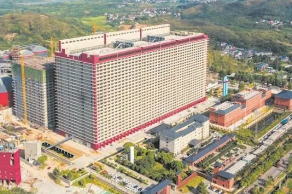 China: Weltgrösstes Schweinefleisch-Hochhaus eröffnet
