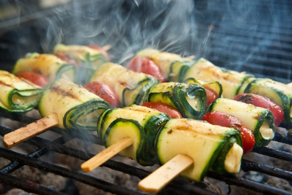 Sicherheitstipps zum Auftakt der veganen Grillsaison