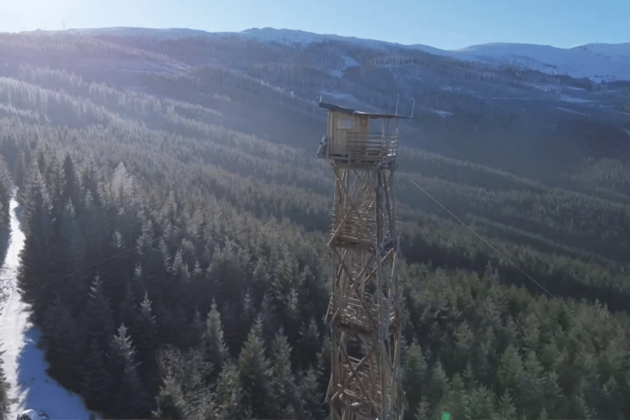 Hochsitz in Österreich: Ein Streit um Höhe und Aussicht
