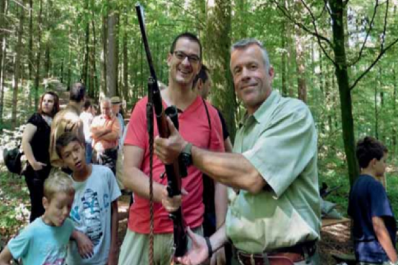 Scandalo: un cacciatore amatoriale nasconde di nuovo il mandato