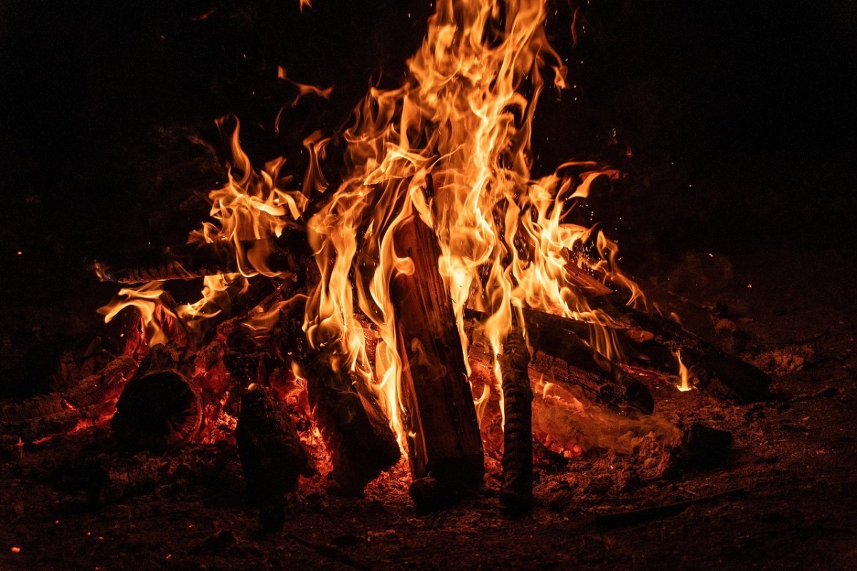 Graubünden Heuchlerverband organisiert Mahnfeuer