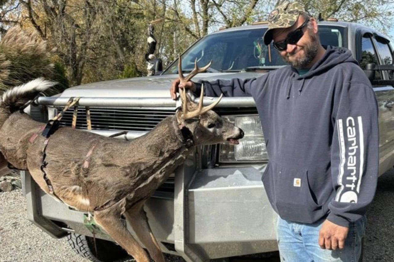 Hobby-Jäger erschiesst vier Menschen und brennt Kirche nieder