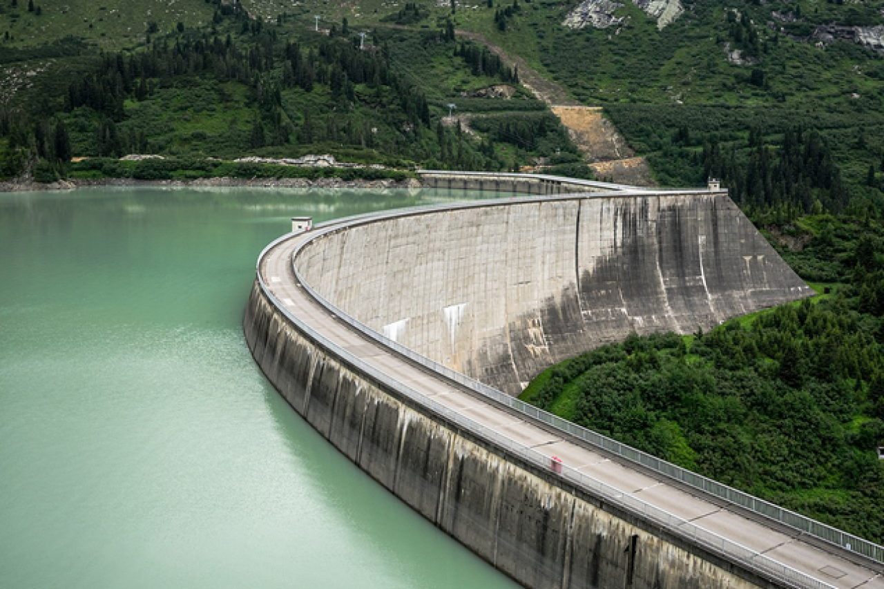 Auto in 50 Metern Tiefe – Hobby-Jäger am Kops-Stausee weiter vermisst